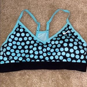 Nike sports bra size medium